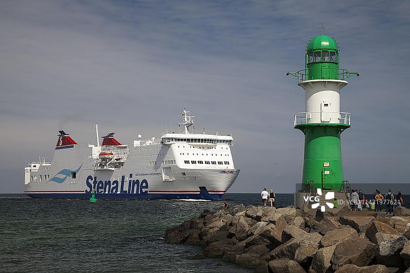 瓦尔内明德西码头和Stena Line渡轮，罗斯托克，梅克伦堡-西波美拉尼亚，德国，欧洲图片素材