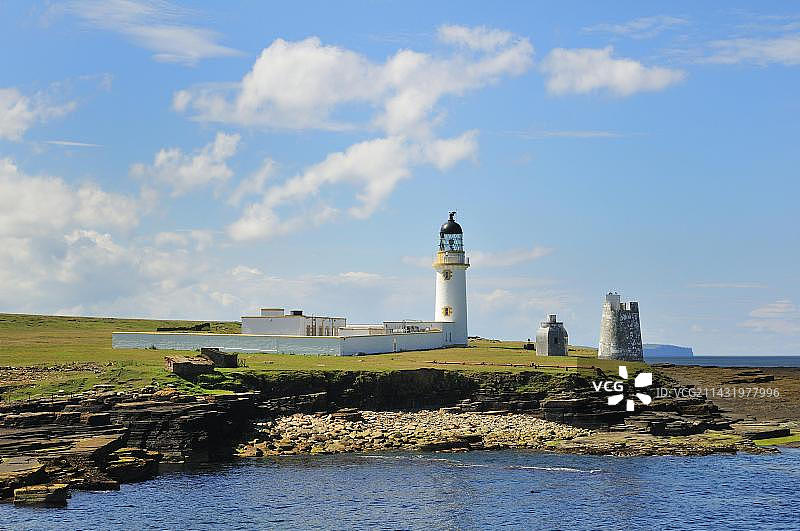 英国苏格兰凯斯内斯彭特兰海峡斯特罗马岛上的灯塔图片素材