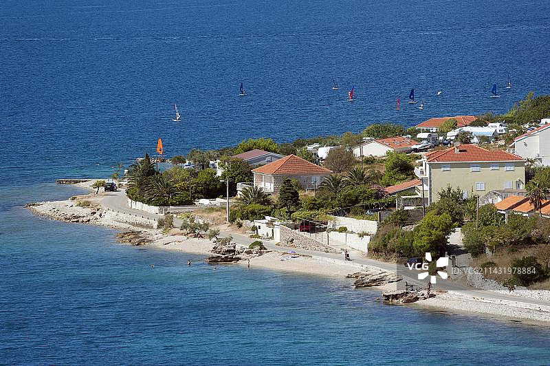 欧洲克罗地亚达尔马提亚佩列沙茨半岛库奇斯特村风光图片素材