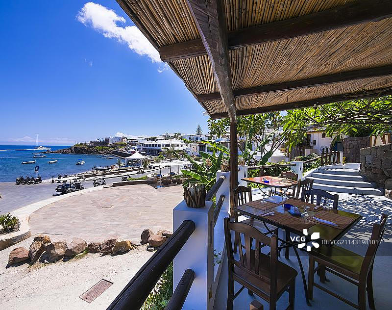 意大利西西里岛海边餐厅图片素材