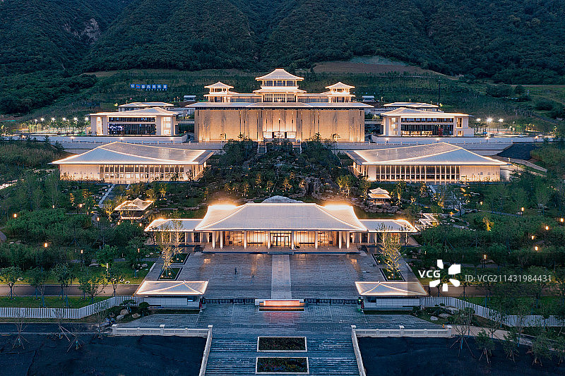 西安国家版本馆（中国国家版本馆西安分馆）夜景图片素材