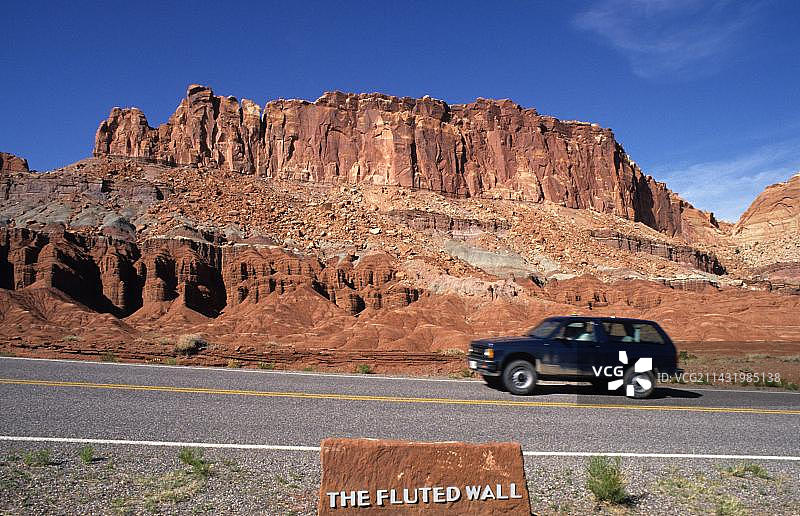 美国，美利坚合众国，犹他州:国会礁国家公园，凹槽墙。，北美图片素材