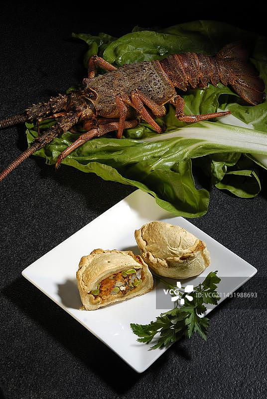 小龙虾兔肉馅饼图片素材