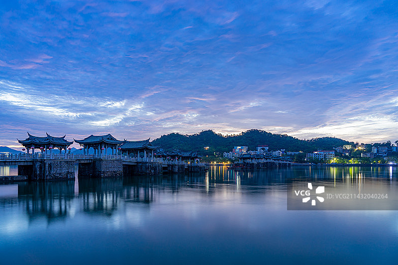 中国广东省潮州市广济桥日出风光图片素材