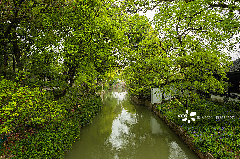 中国苏州虎丘小桥流水自然风光图片素材