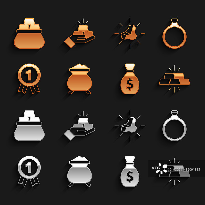 熔金倾倒金戒指金条旧物套装图片素材