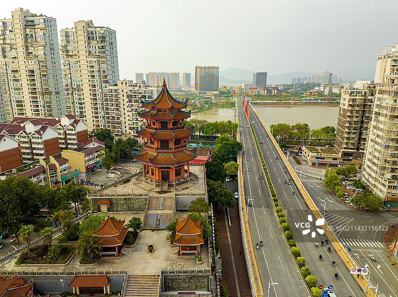 航拍福建漳州古城威镇阁八卦楼图片素材