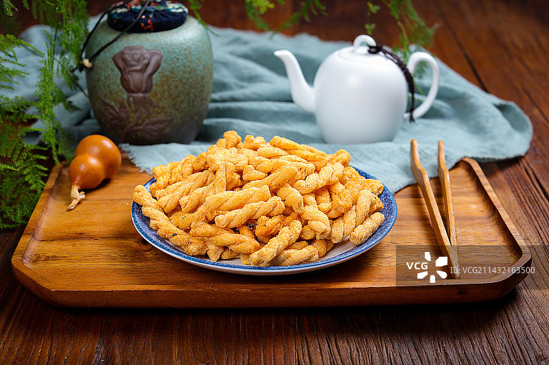 休闲零食小吃香酥小麻花图片素材