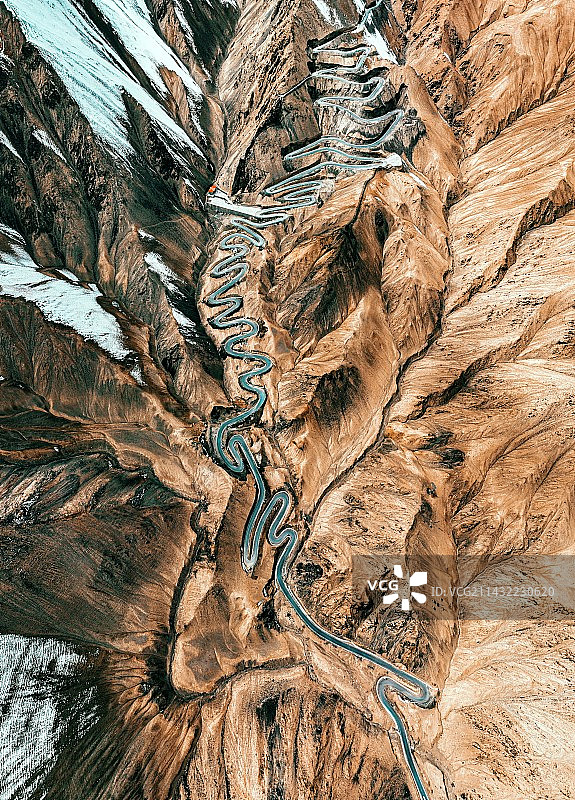 《世界屋脊之路》-盘龙古道图片素材