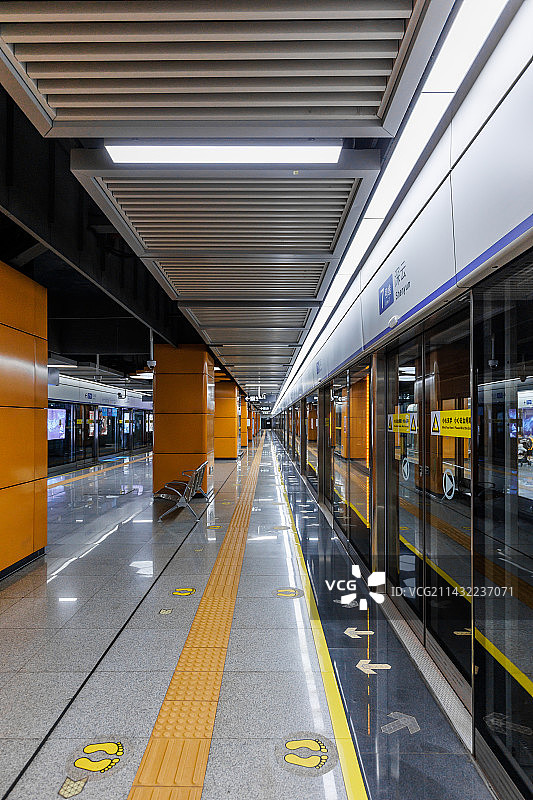 深圳地铁7号线深云站图片素材