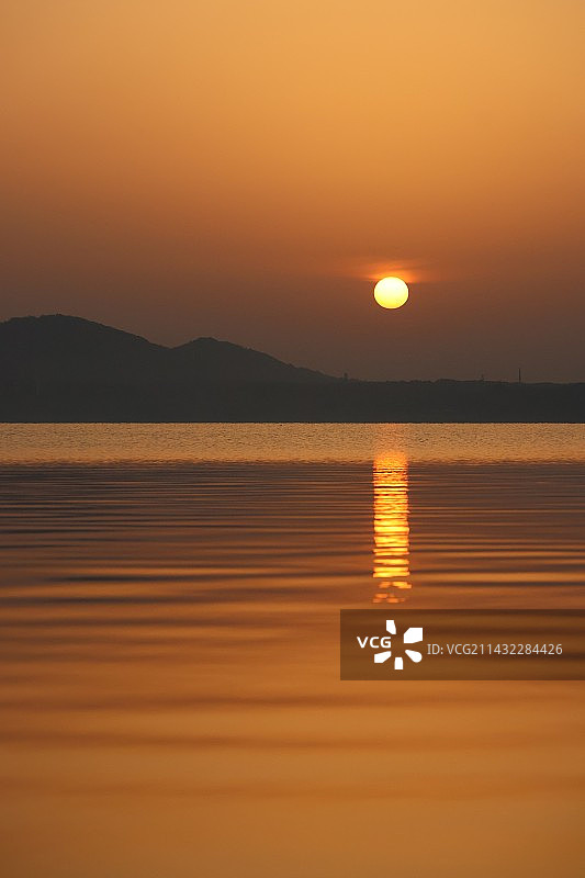 武汉东湖日出图片素材