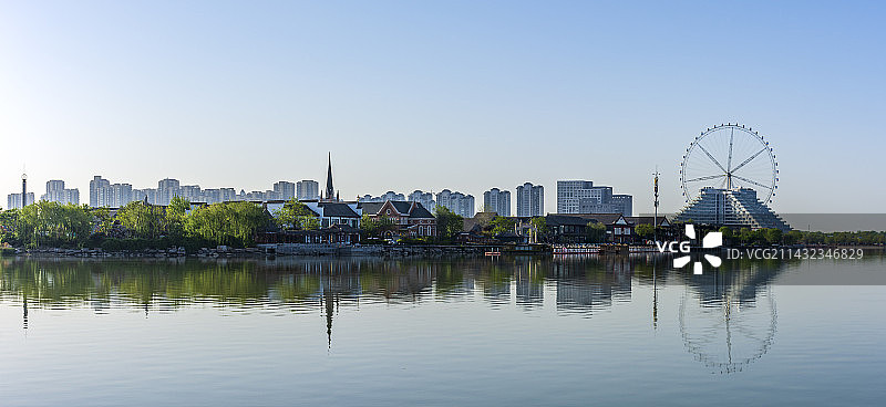 东昌湖畔明媚春23.04图片素材