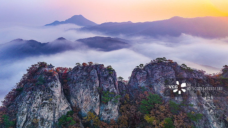 辽东第一山凤凰山图片素材