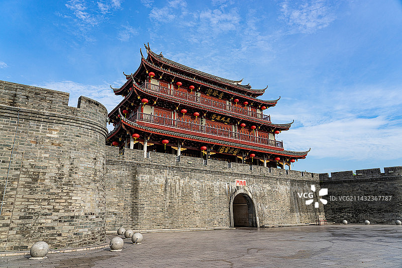 中国广东省潮州市广济楼和古城墙建筑景观图片素材