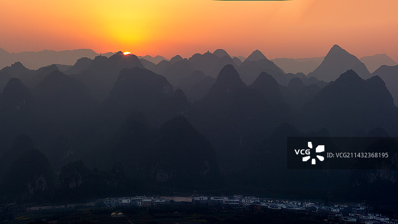 峰林-贵州兴义万峰林图片素材