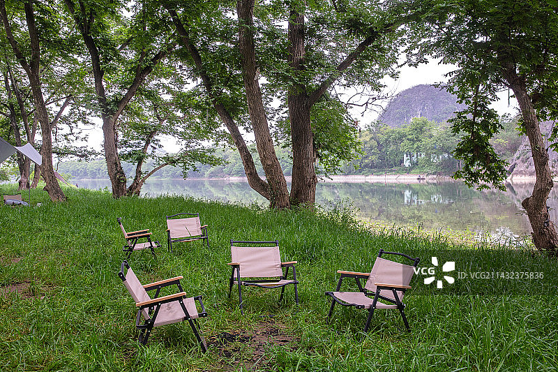树林及户外休闲椅图片素材