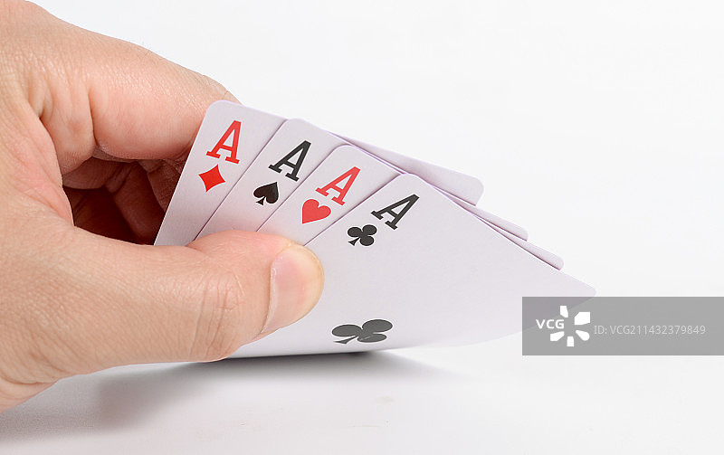 手翻开 扑克牌图片素材