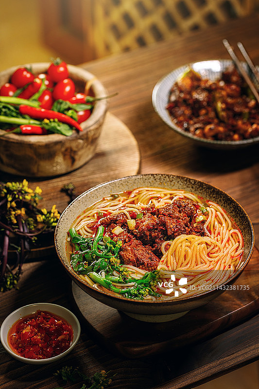 辣子鸡米线图片素材