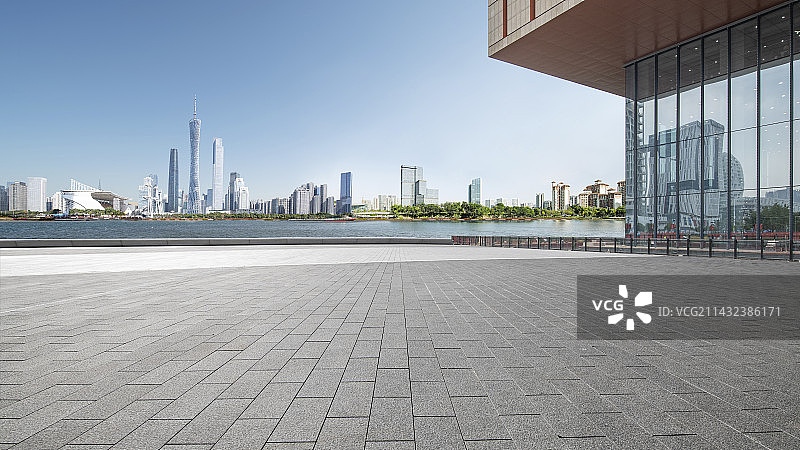 现代城市建筑广场和广州城市天际线背景图片素材