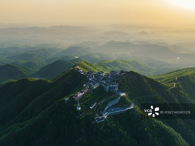 航拍大洪山景区日出图片素材