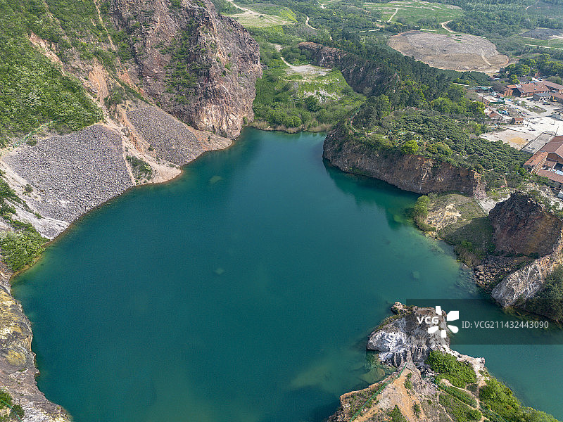 航拍苏州新区大阳山翡翠湖风光图片素材
