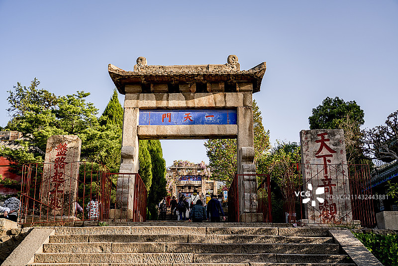 天下奇观，泰山一天门图片素材