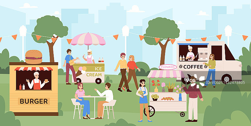 街头美食节：人群在集市中行走图片素材