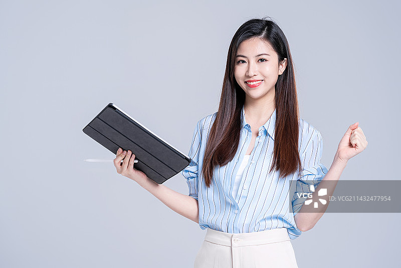 年轻漂亮的商务女白领图片素材