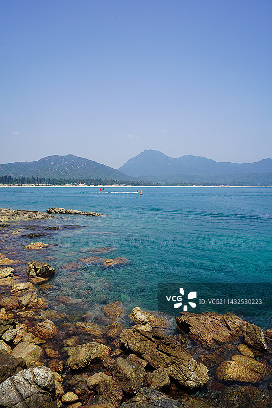 深圳西涌海边沙滩晴天景象图片素材