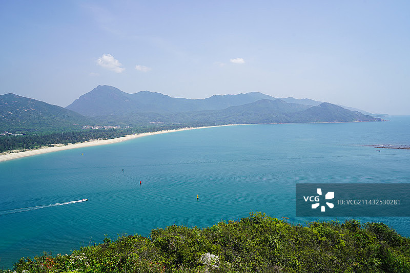 深圳西涌海边沙滩晴天景象图片素材