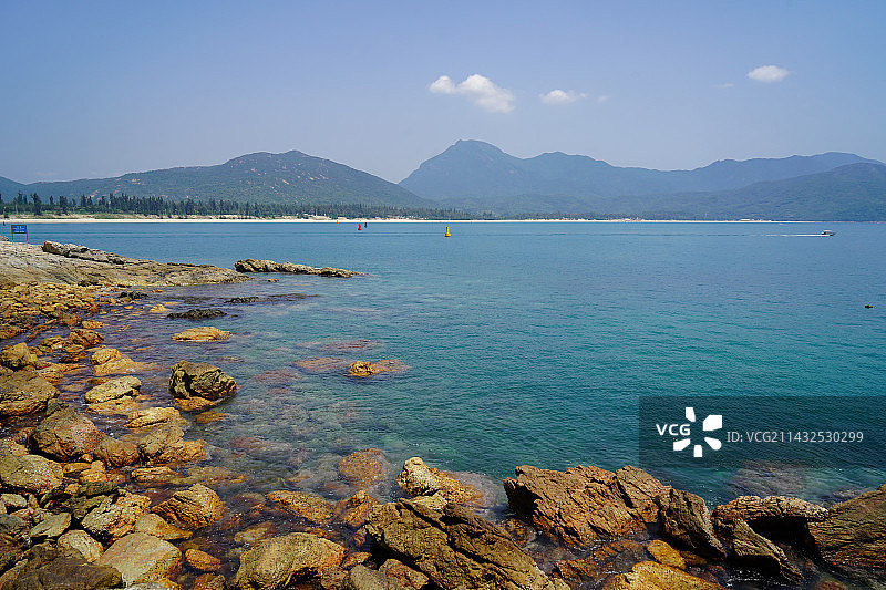 深圳西涌海边沙滩晴天景象图片素材