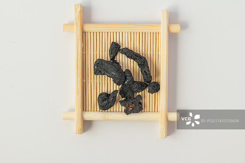 熟地-中医中药材草药临床医药标本百科白背景俯拍合集图片素材