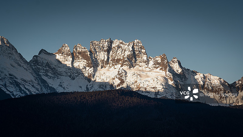 梅里雪山五冠峰图片素材