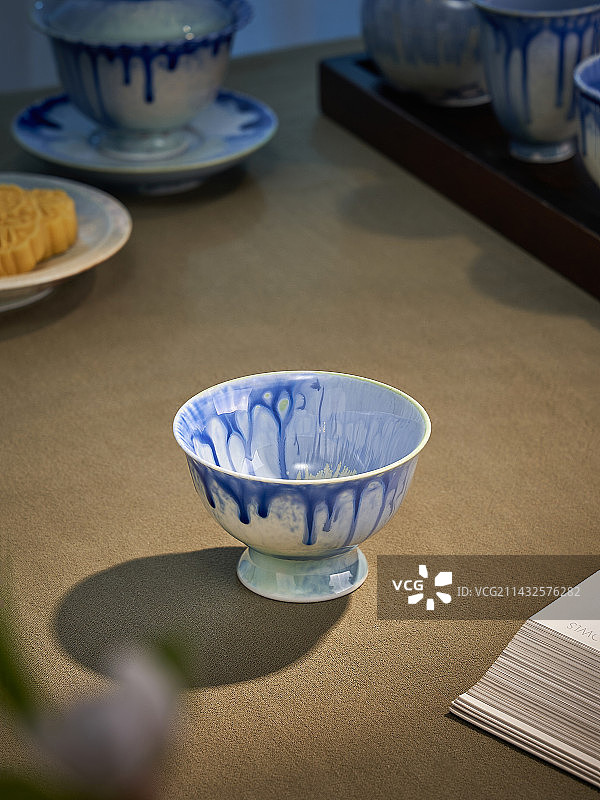 景德镇陶瓷高温窑变釉，高端瓷器白底图、场景图、细节图，茶叶罐、主人杯、盖碗图片素材