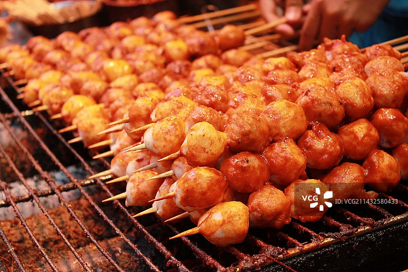 烧烤大排档烤串、烤虾图片素材