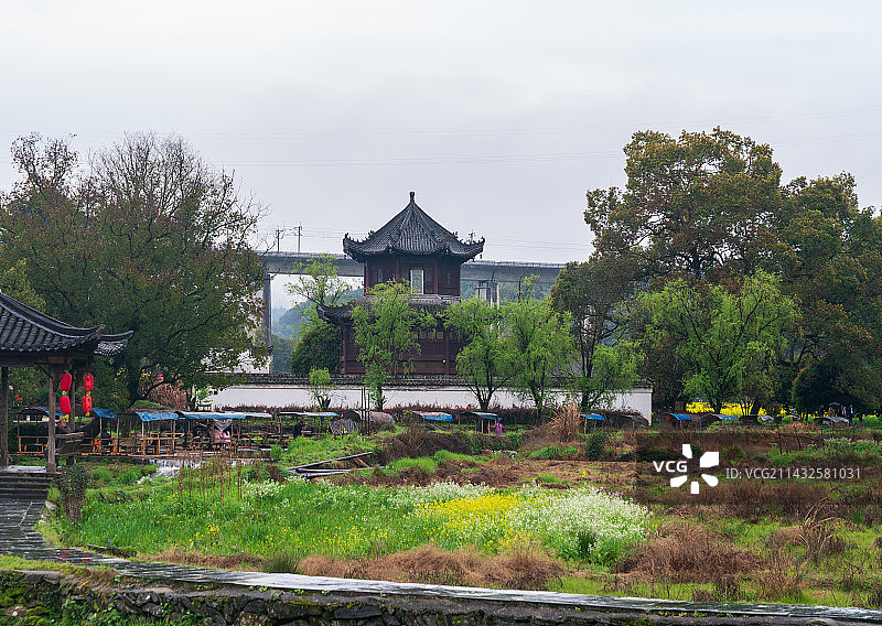 春雨绵绵的江西上饶婺源李坑图片素材