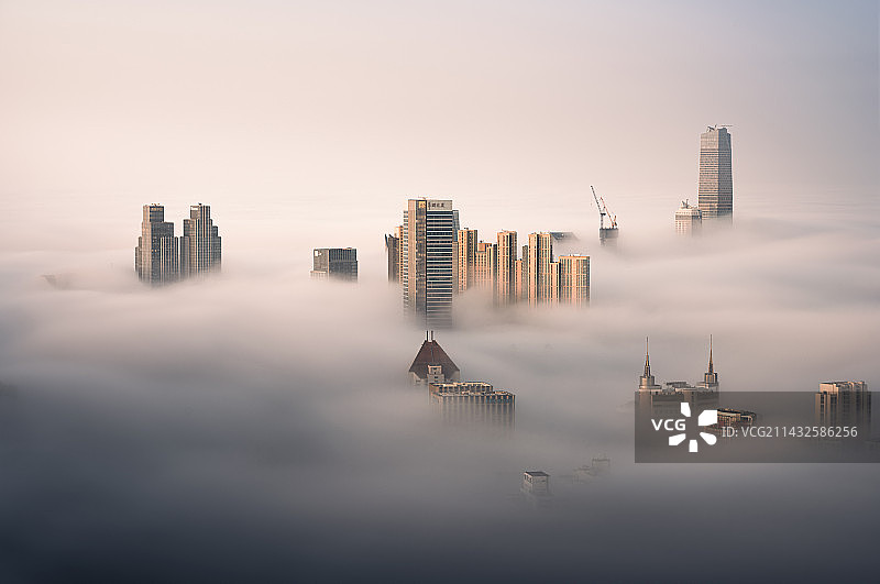 岛城平流雾图片素材