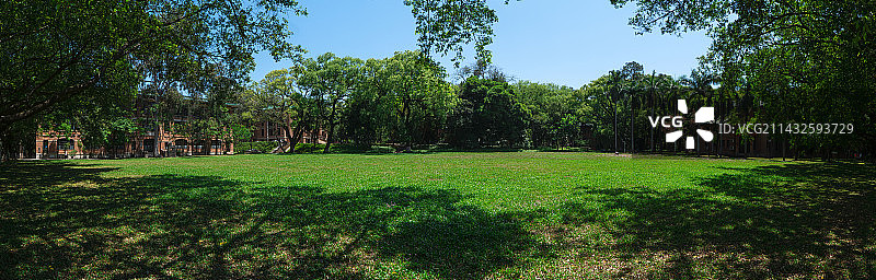 中山大学南校园 马丁堂 大草坪 全景图片素材
