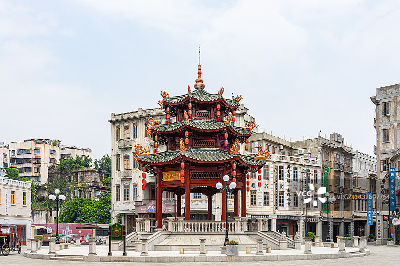广东汕头小公园开埠区中山纪念亭和骑楼建筑图片素材