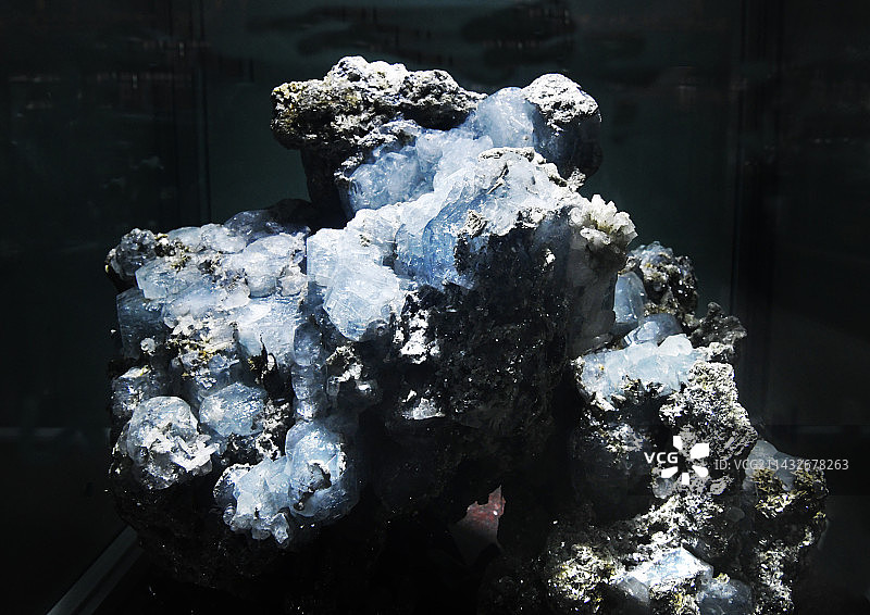 山东临沂平邑县天宇自然博物馆馆藏展品——海蓝宝石图片素材