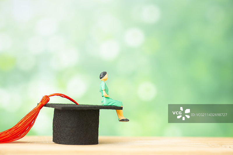 毕业季博士帽毕业概念图片素材