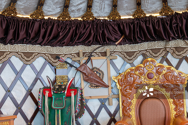 内蒙古海拉尔蒙古包内部装饰图图片素材