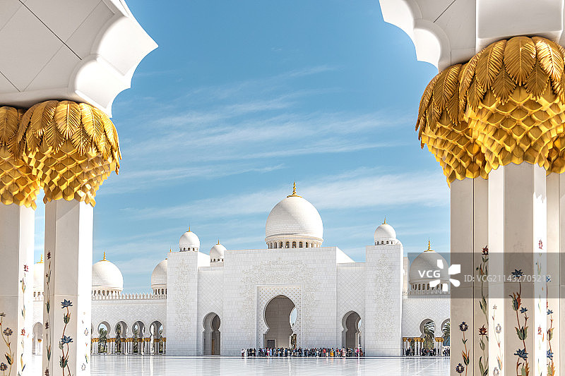 阿布扎比大清真寺旅游胜地，谢赫扎伊德清真寺，高贵典雅庄重，纯洁神圣图片素材