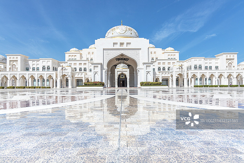 阿布扎比总统府全貌，官方会议场所，建筑风貌宏伟壮丽典雅图片素材