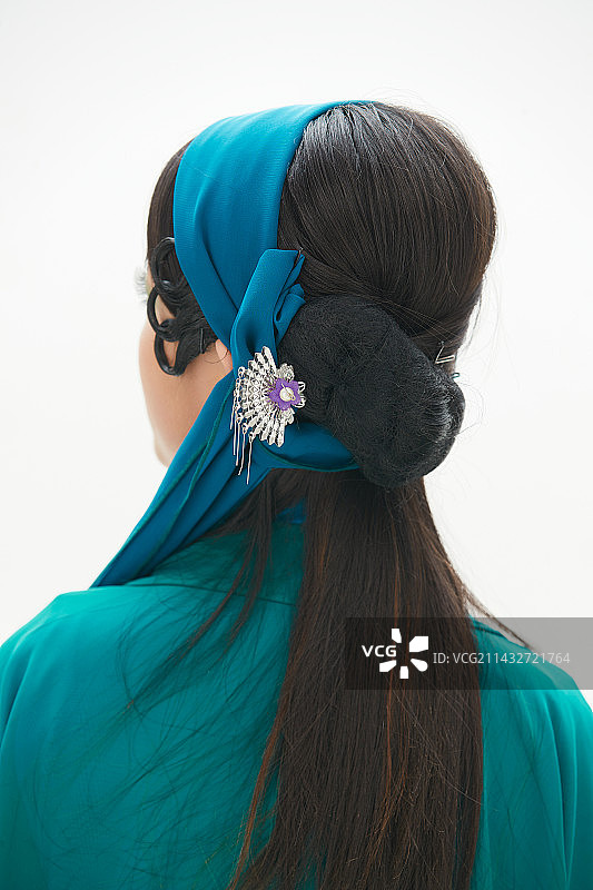 民间故事白蛇传中小青服饰妆面的亚洲少女图片素材