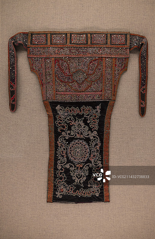 上海博物馆~水族马尾绣背带图片素材