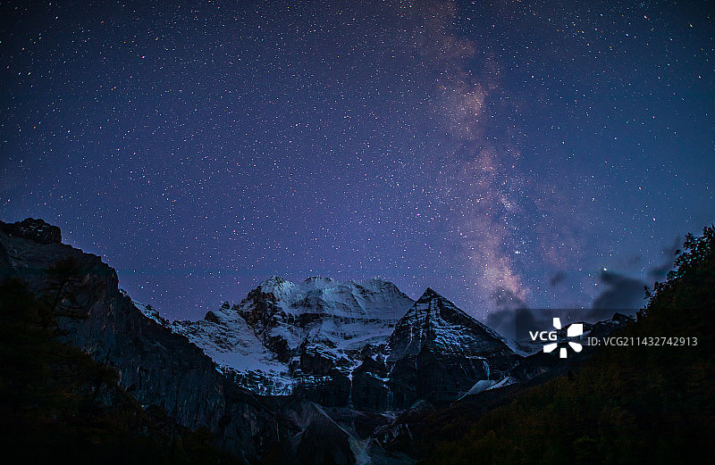 稻城亚丁图片素材