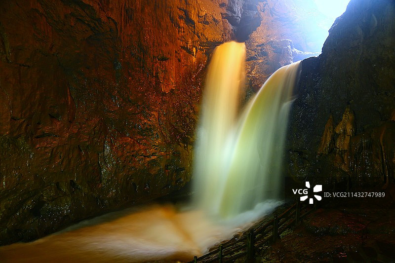 云南九乡风景区雌雄双瀑图片素材