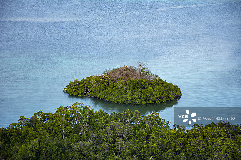 科莫多岛水中小岛图片素材
