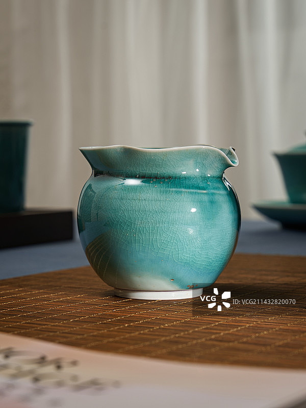 景德镇陶瓷高温窑变釉，高端瓷器白底图、场景图、细节图，茶叶罐、主人杯、盖碗(悠如陶艺)图片素材